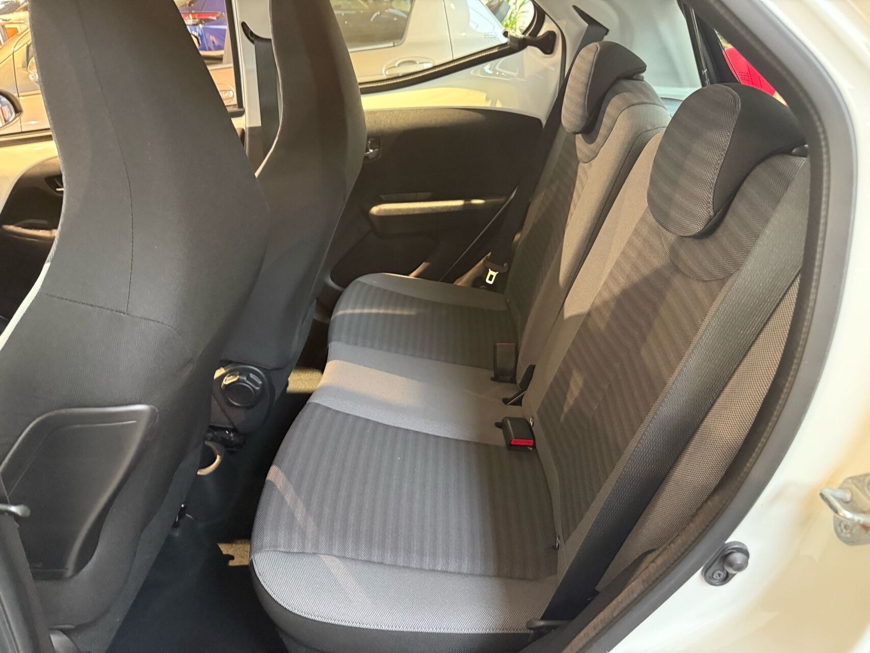 Hvid Toyota Aygo fra 2018