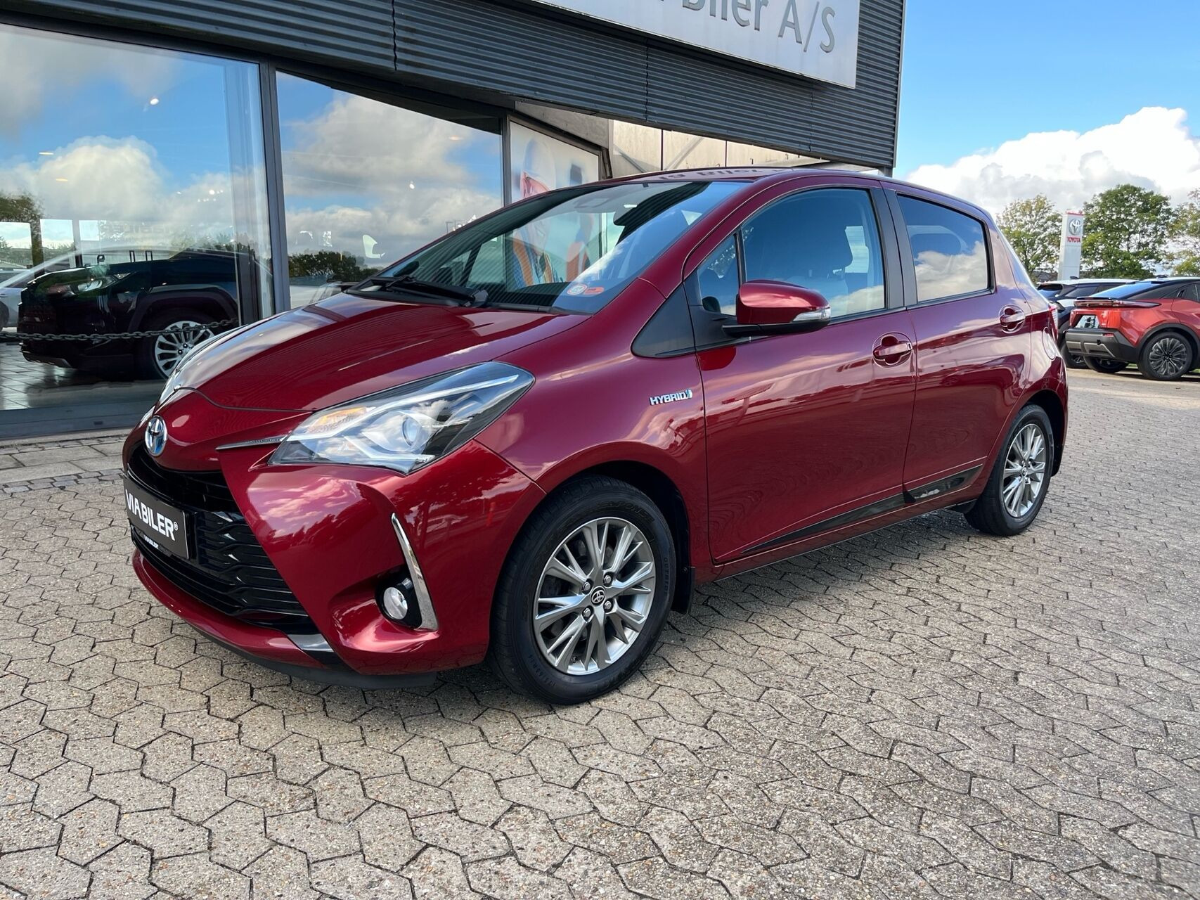 Toyota Yaris 1,5 Hybrid H2 Premium E-CVT 100HK 5d Trinl. Gear