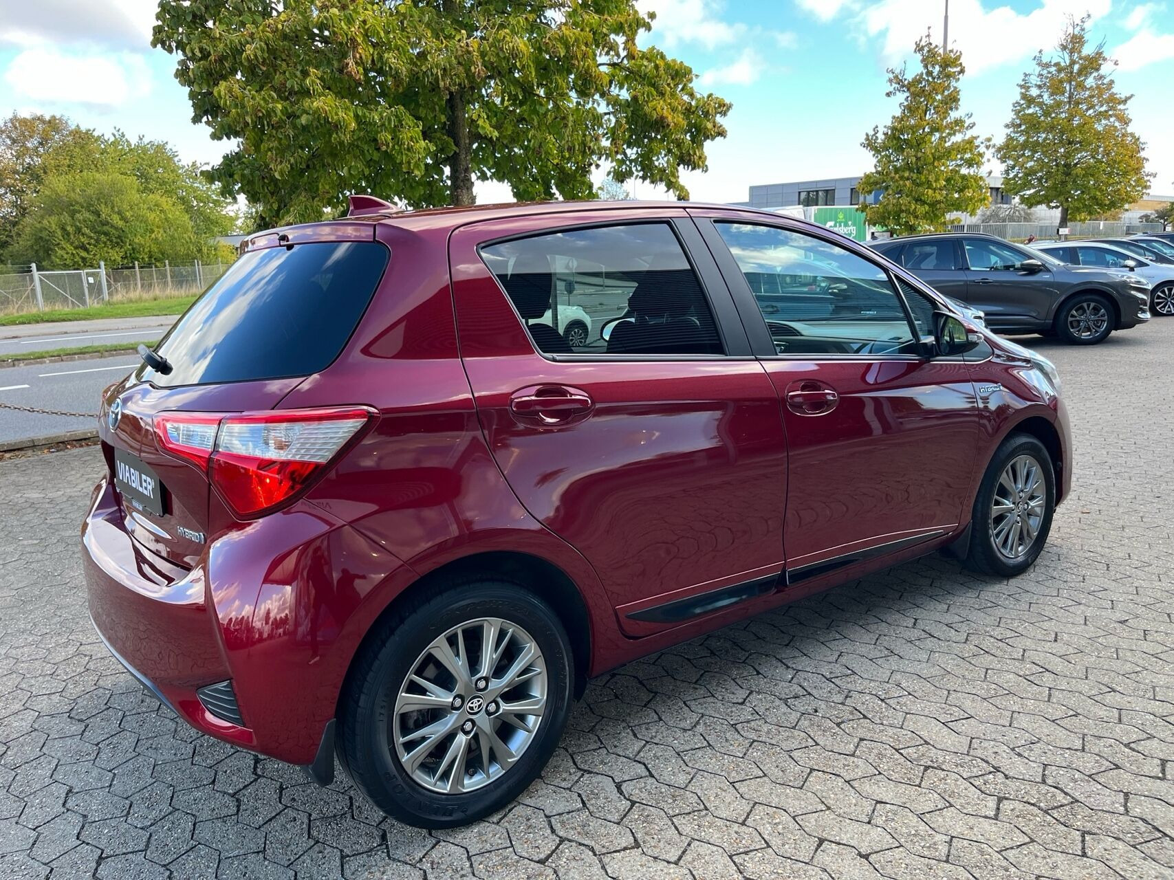 Rød Toyota Yaris fra 2018