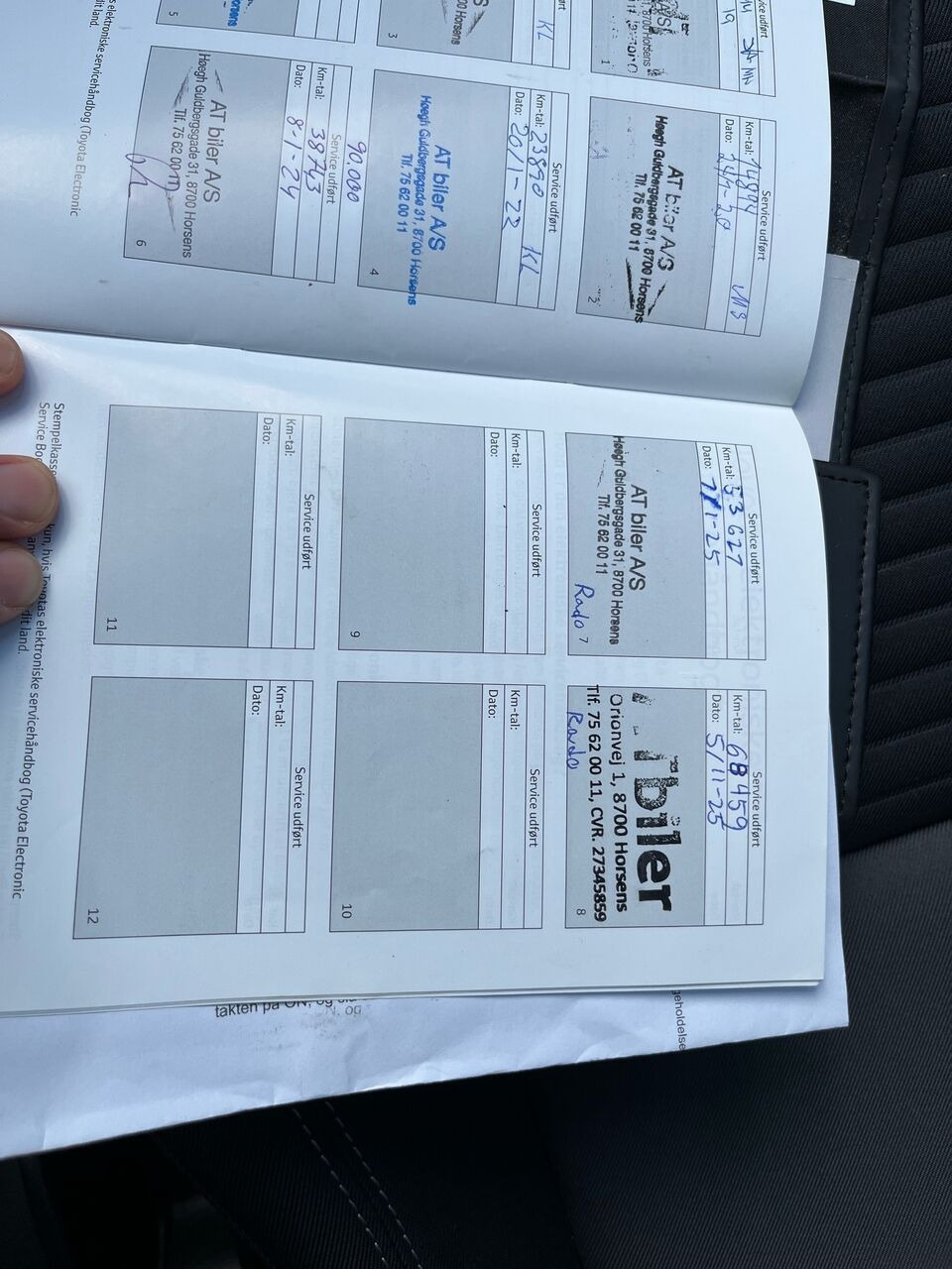 Rød Toyota Yaris fra 2018