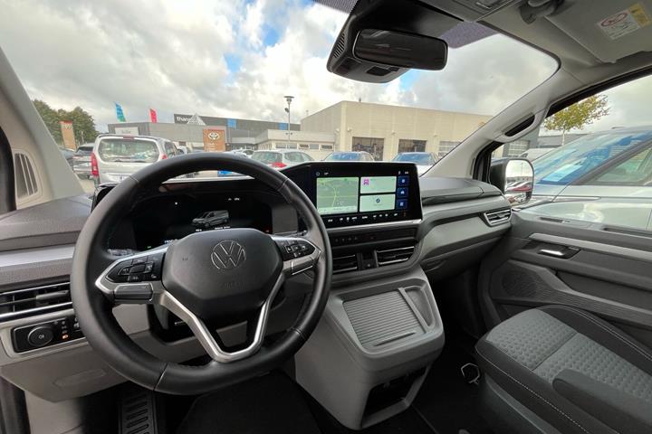 Grå VW e-Caravelle fra 2025