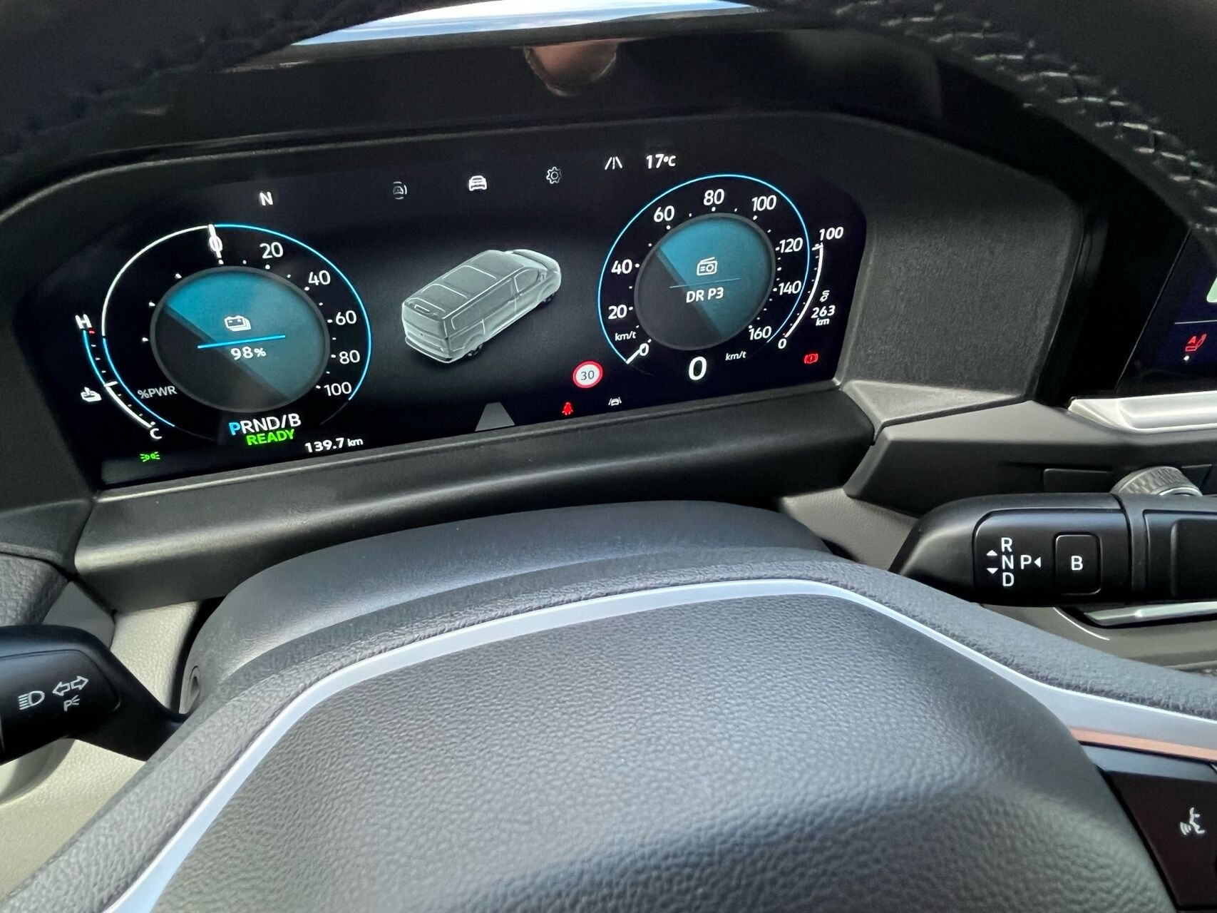 Grå VW e-Caravelle fra 2025