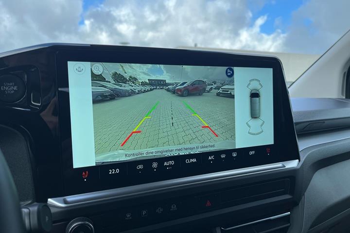 Grå VW e-Caravelle fra 2025