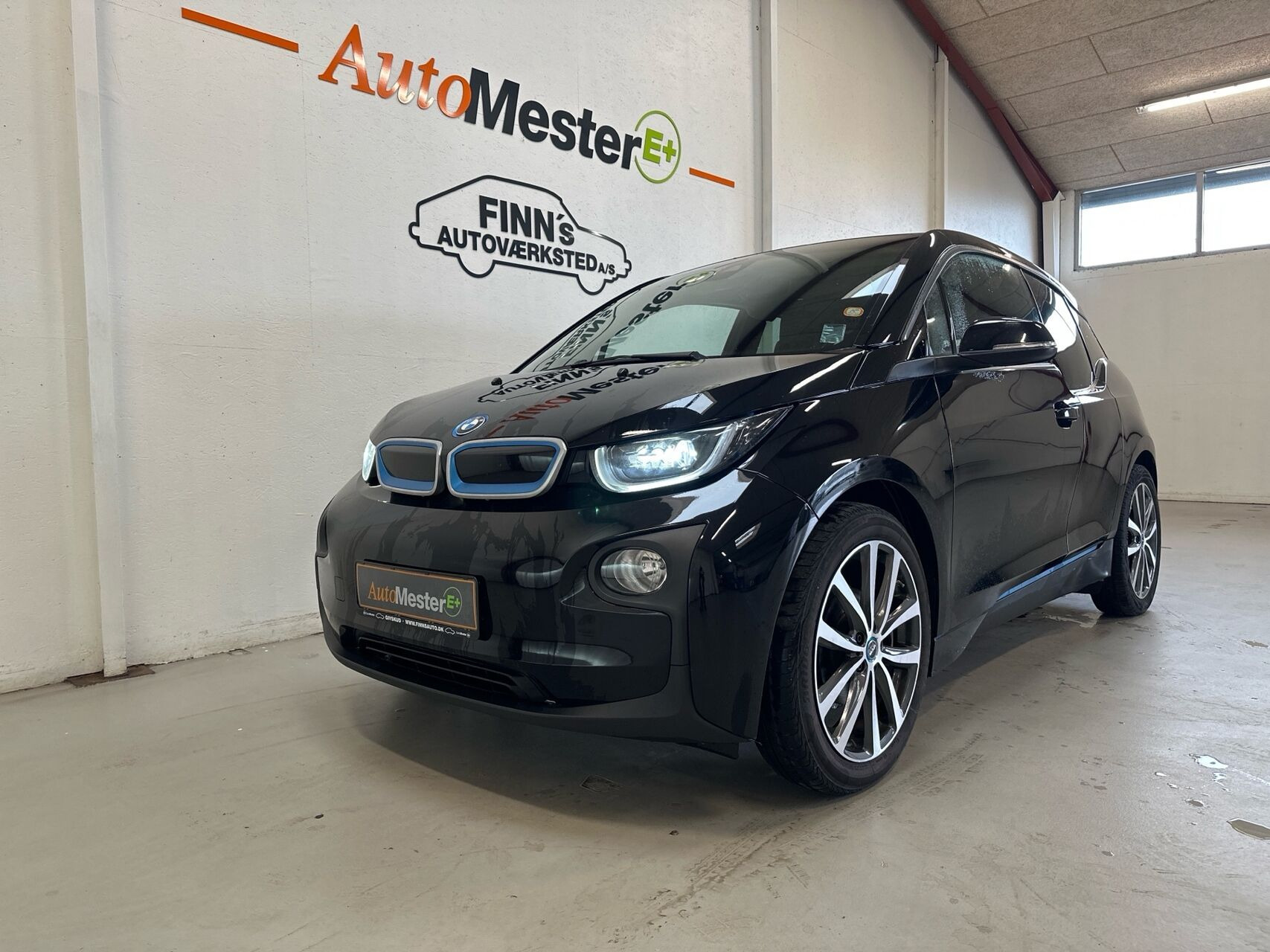 Sort BMW i3 fra 2017