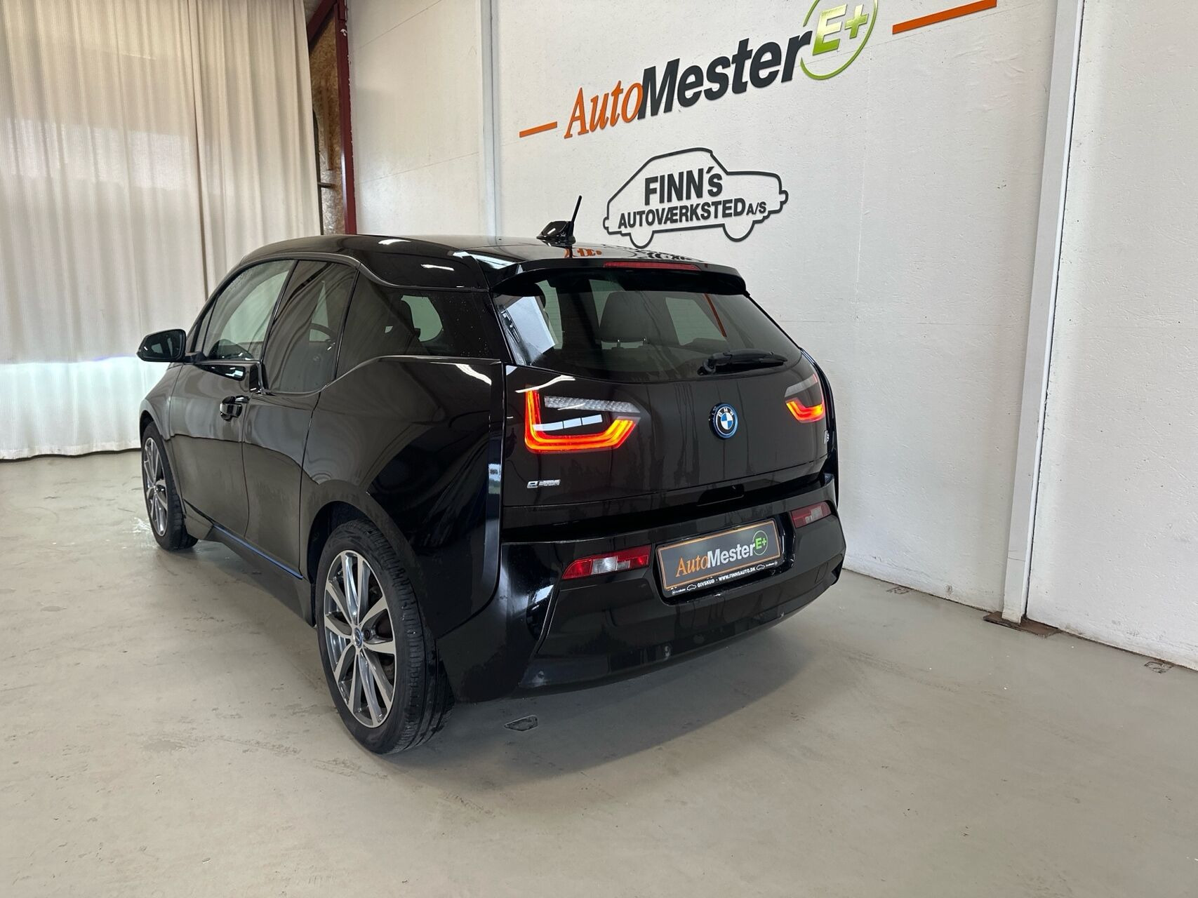 Sort BMW i3 fra 2017