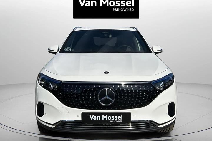 Hvid Mercedes EQA250 fra 2024