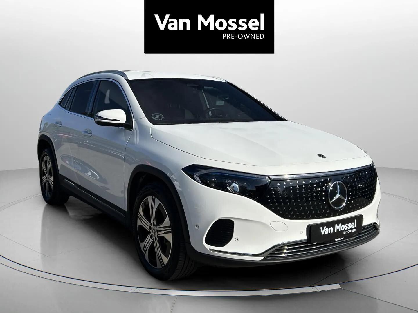 Hvid Mercedes EQA250 fra 2024