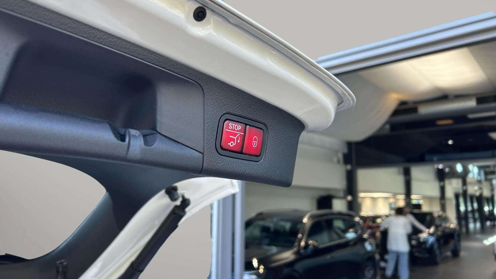 Hvid Mercedes EQA250 fra 2024