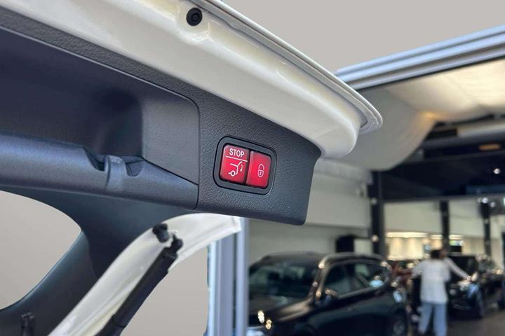 Hvid Mercedes EQA250 fra 2024