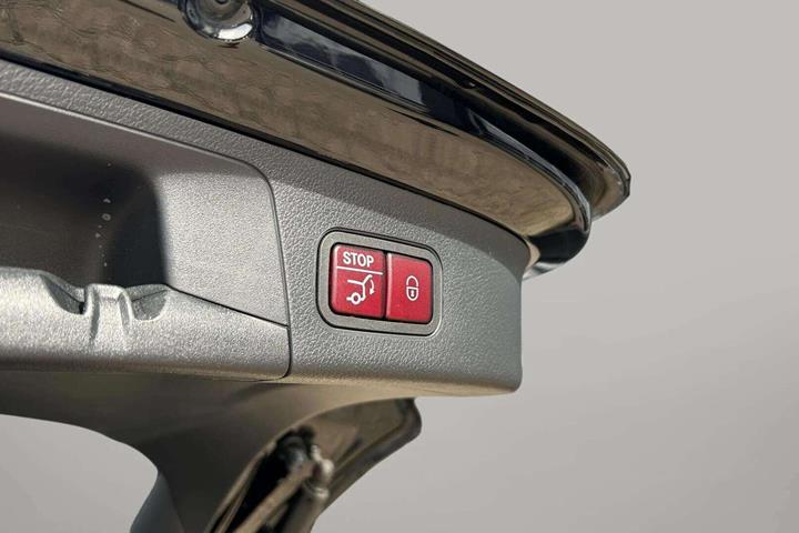 Sort Mercedes EQA250+ fra 2024