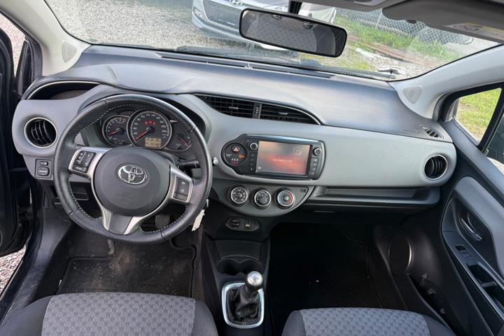 Sort Toyota Yaris fra 2014