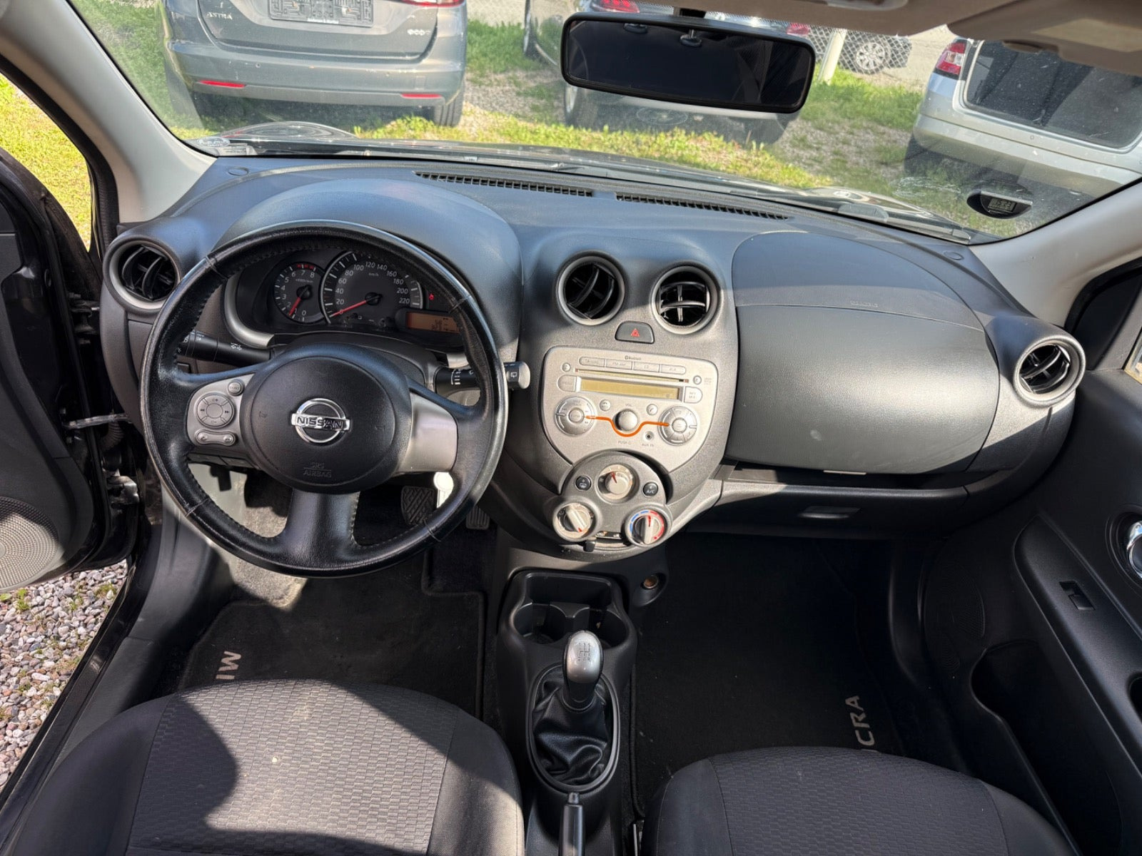 Sort Nissan Micra fra 2011