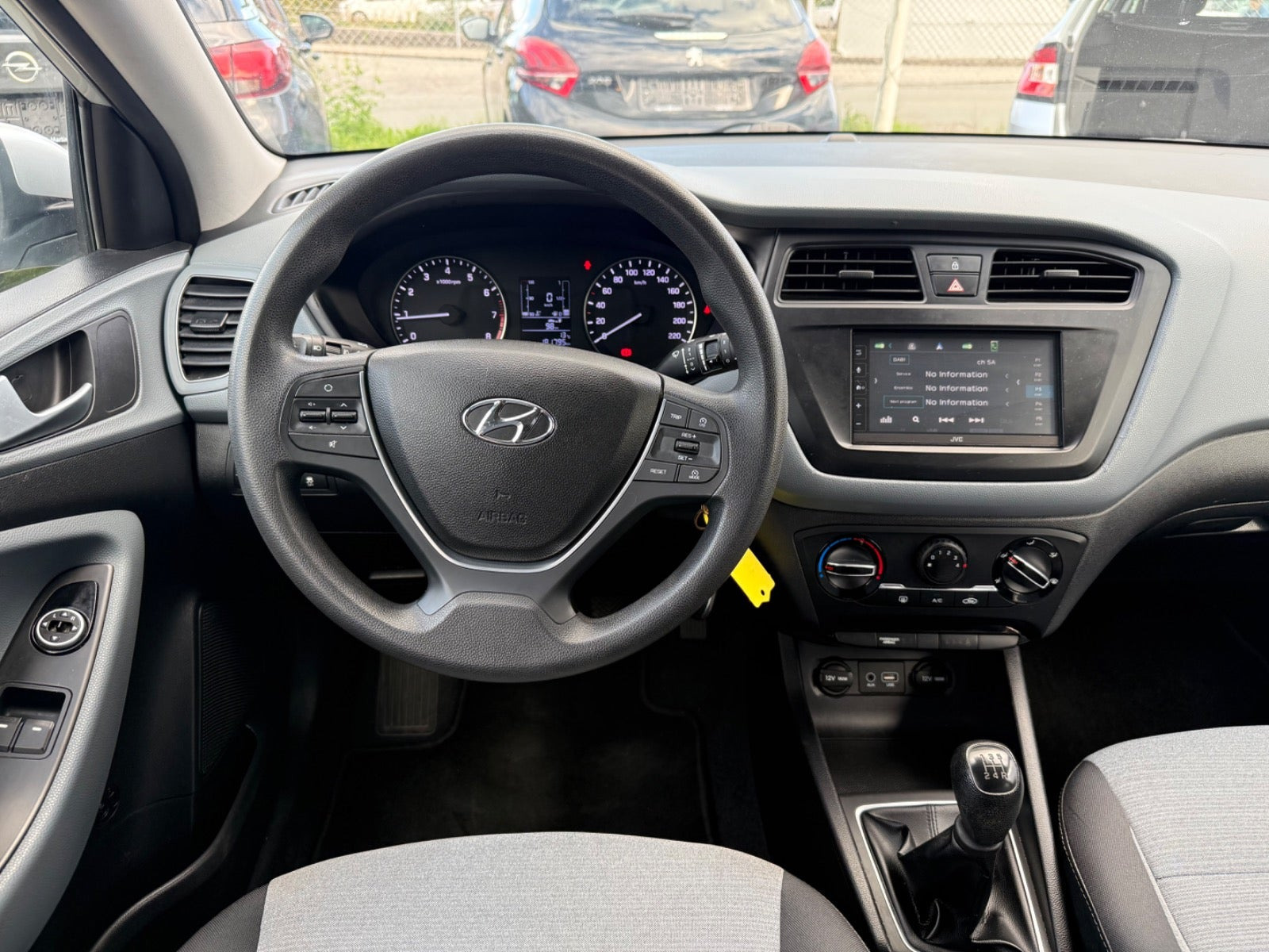 Sølv Hyundai i20 fra 2015