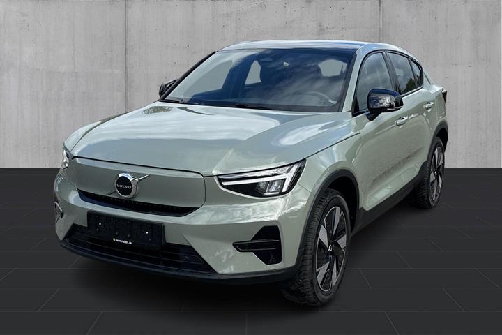 Grøn Volvo C40 fra 2024 set udefra