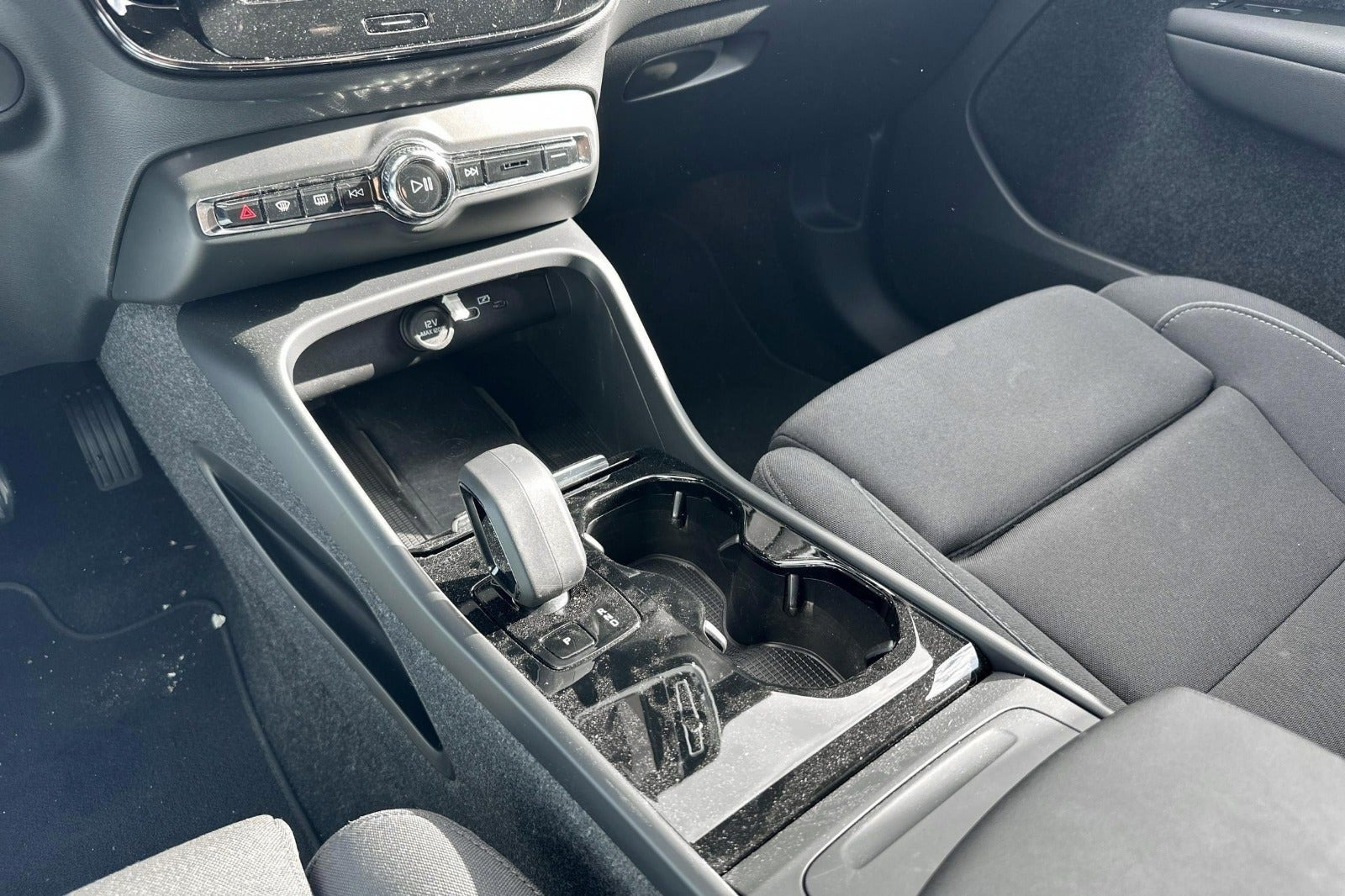Sort Volvo XC40 fra 2023