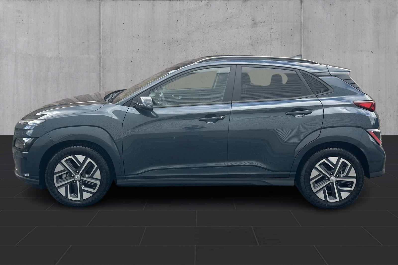 Blå Hyundai Kona fra 2022