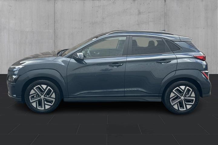 Blå Hyundai Kona fra 2022