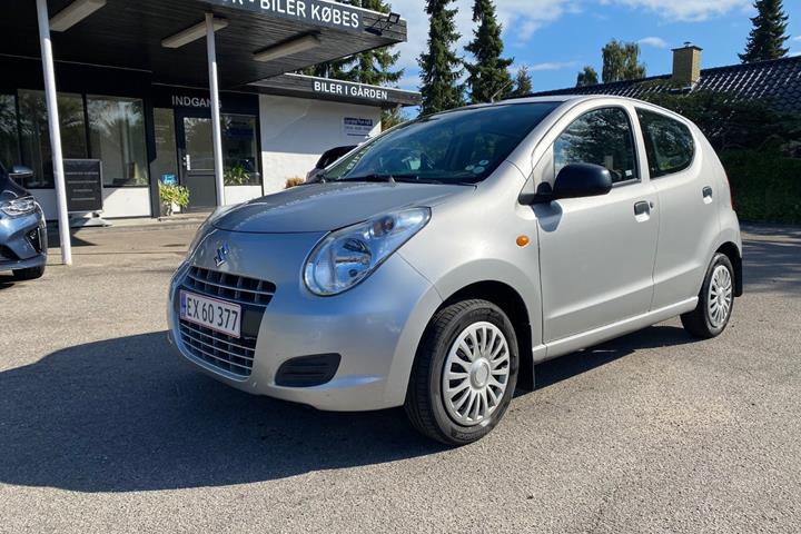Sølv Suzuki Alto fra 2010