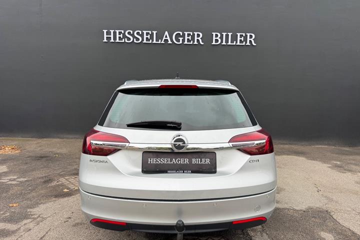 Sølv Opel Insignia fra 2016