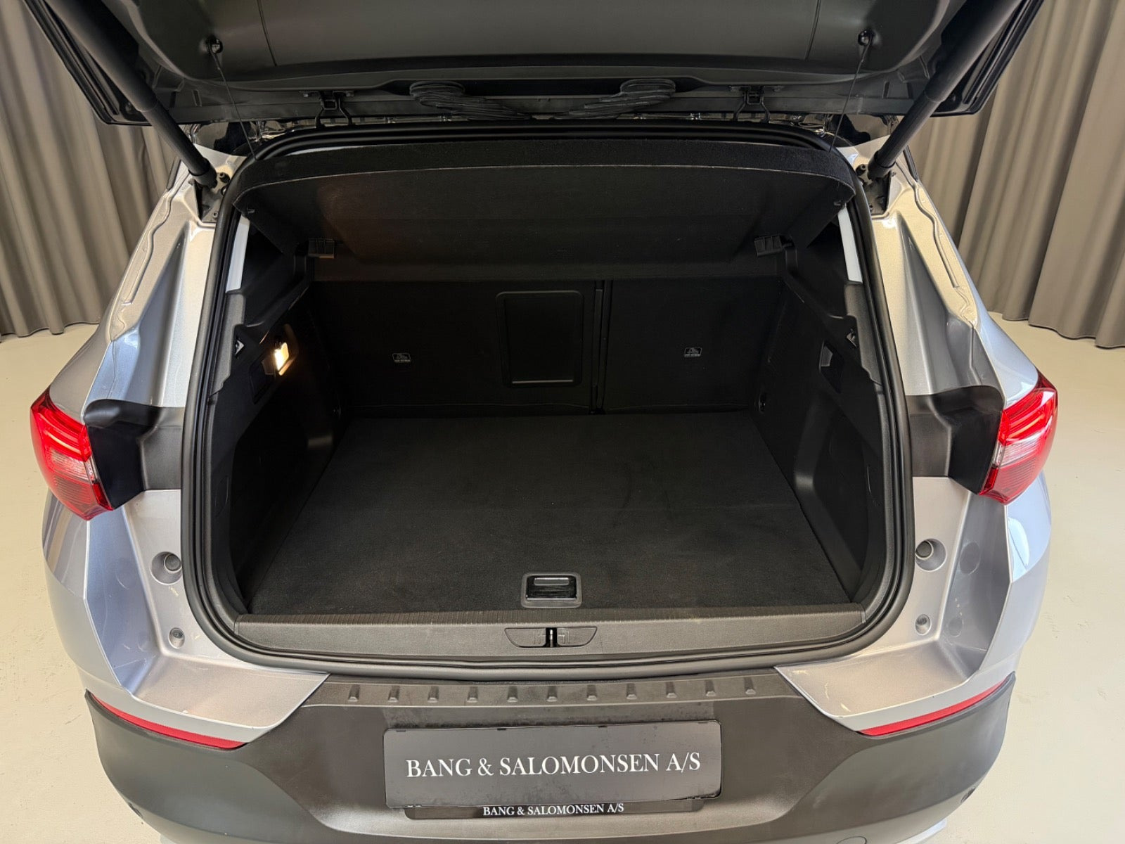 Grå Opel Grandland X fra 2020