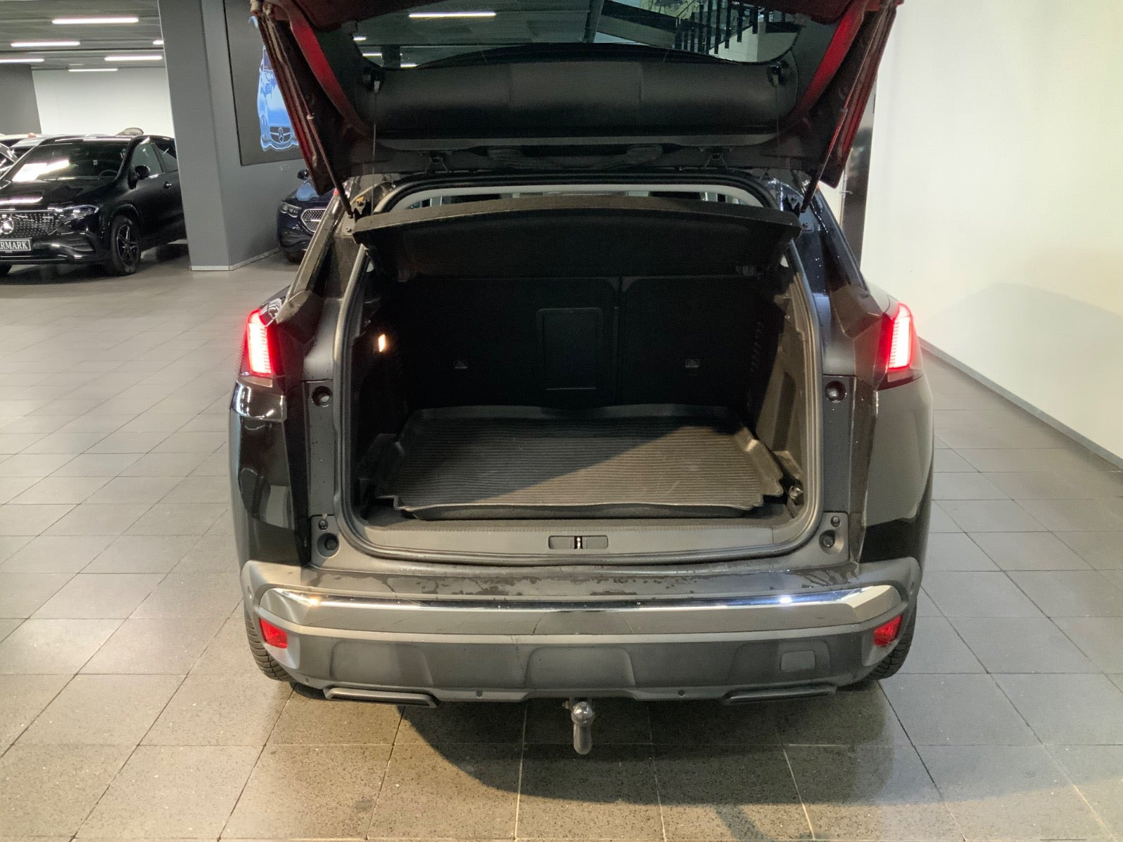 Sort Peugeot 3008 fra 2018