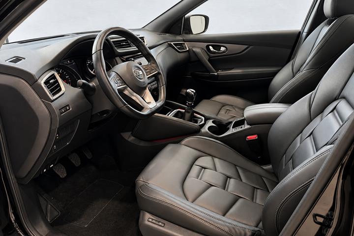 Sort Nissan Qashqai fra 2018