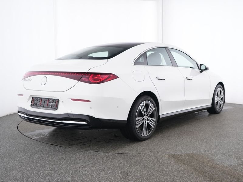 Hvid Mercedes CLA250+ fra 2025
