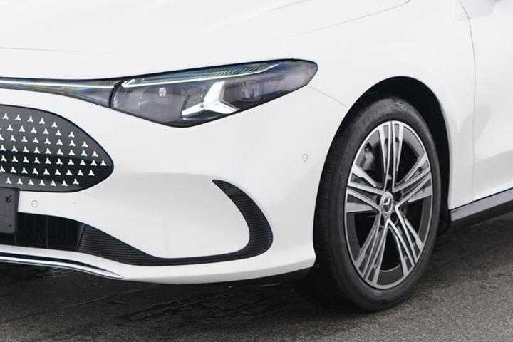 Hvid Mercedes CLA250+ fra 2025