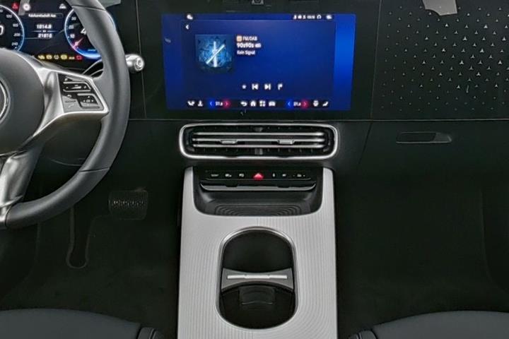 Hvid Mercedes CLA250+ fra 2025