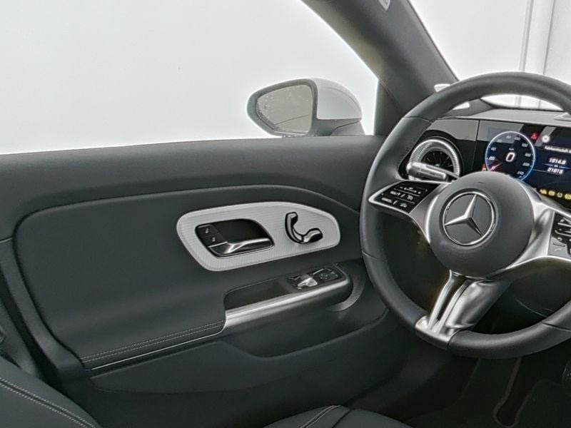 Hvid Mercedes CLA250+ fra 2025