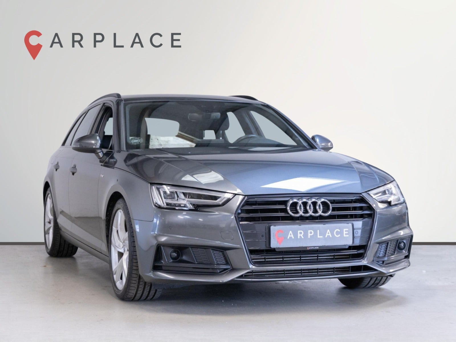 Grå Audi A4 fra 2019