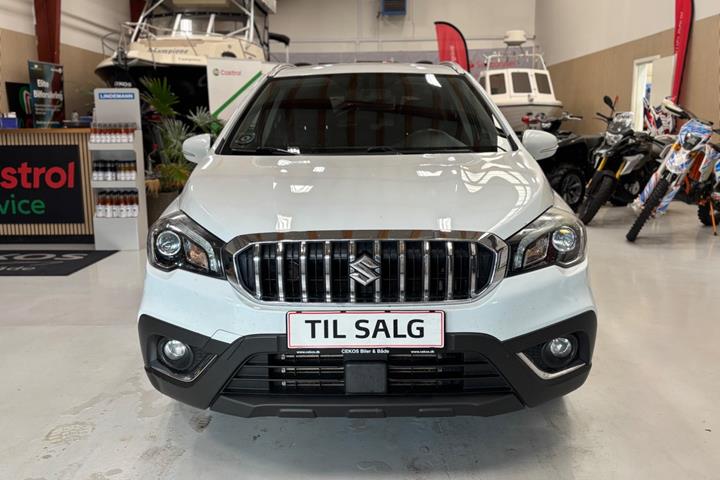 Hvid Suzuki S-Cross fra 2016