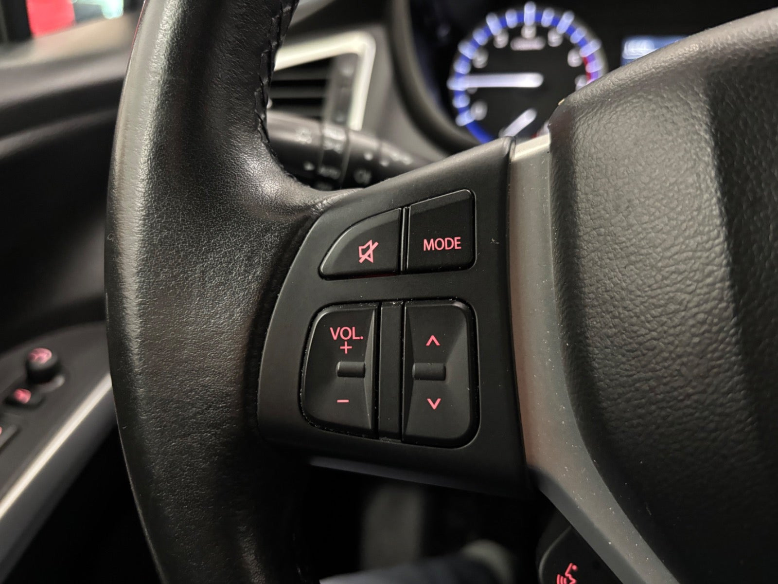 Hvid Suzuki S-Cross fra 2016