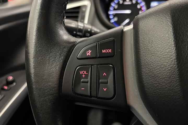 Hvid Suzuki S-Cross fra 2016