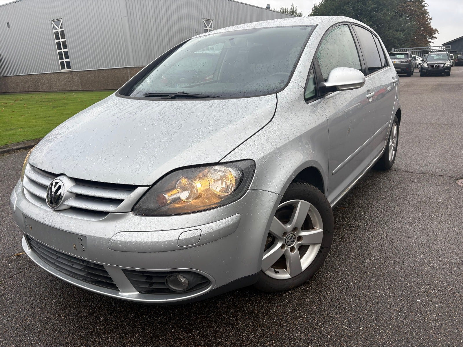 Sølv VW Golf V fra 2009