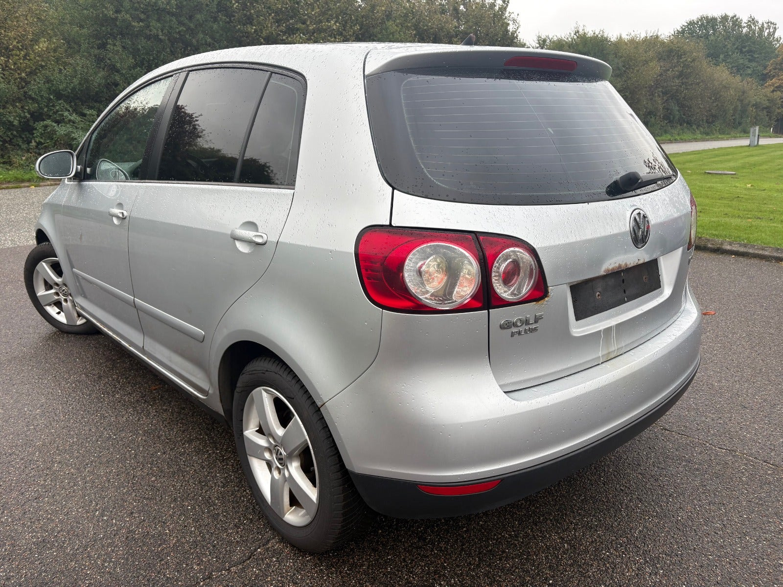 Sølv VW Golf V fra 2009