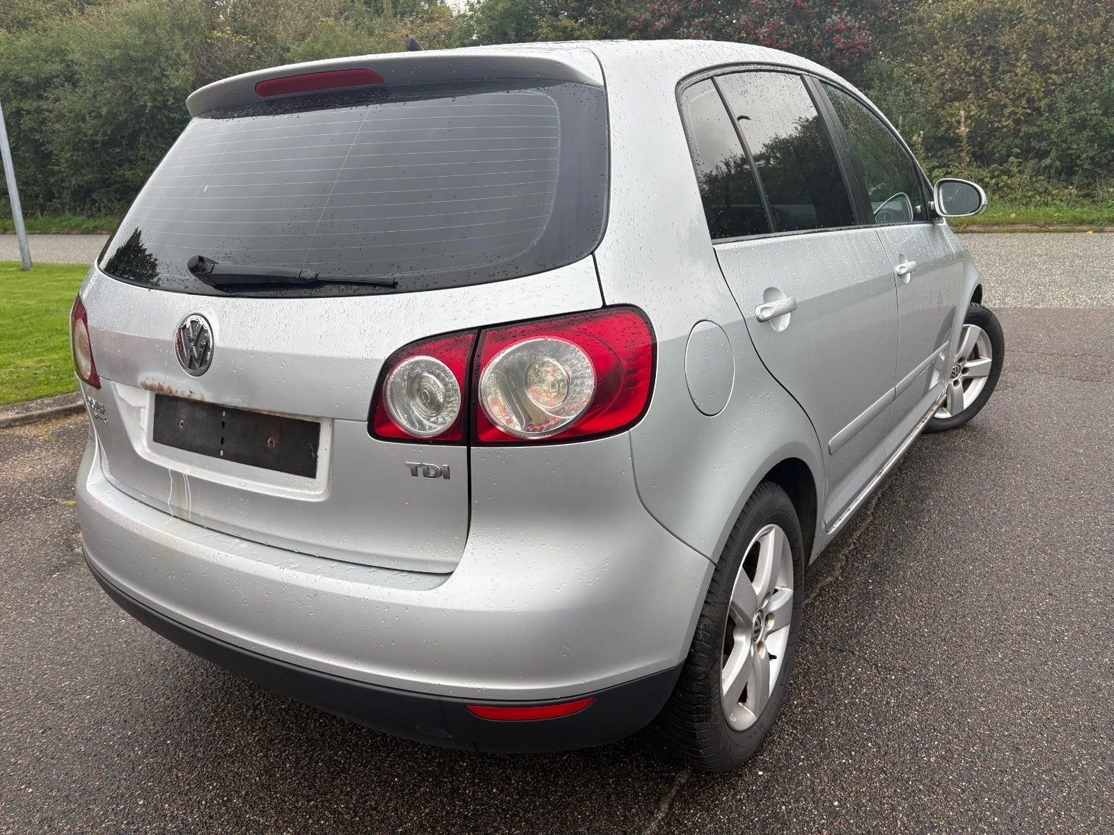 Sølv VW Golf V fra 2009