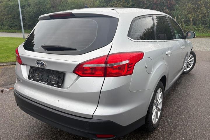 Sølv Ford Focus fra 2016