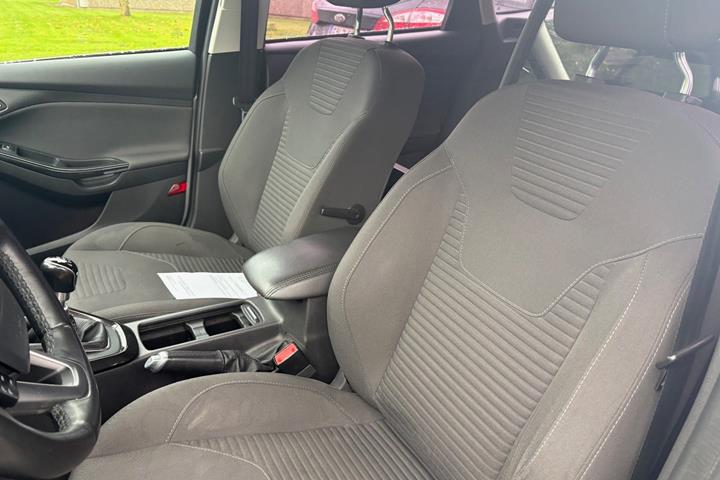Sølv Ford Focus fra 2016