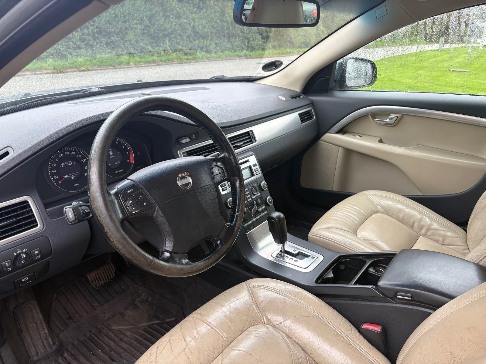Sort Volvo V70 fra 2009