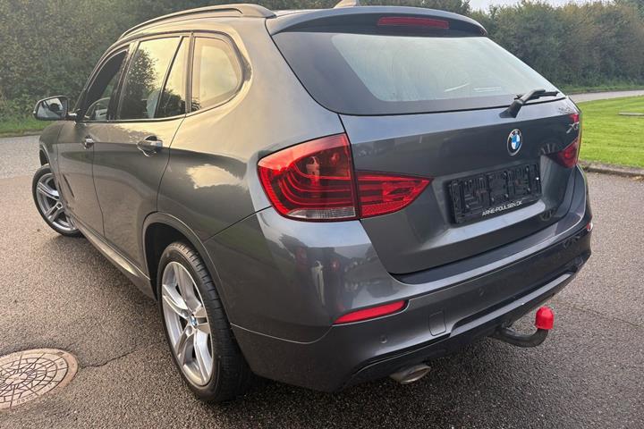Gul BMW X1 fra 2015
