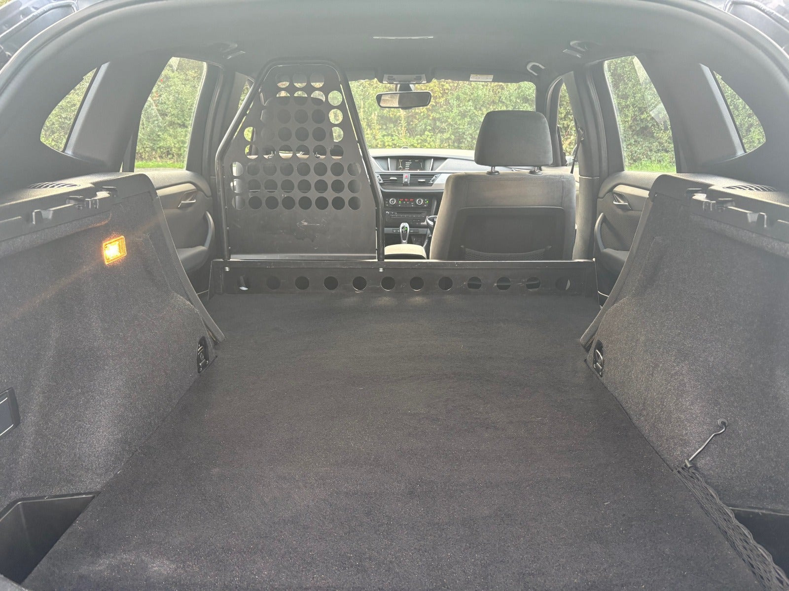 Gul BMW X1 fra 2015