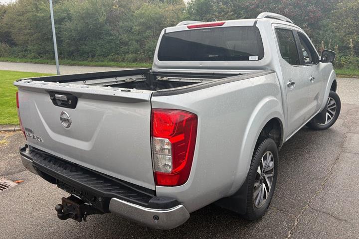 Sølv Nissan Navara fra 2021