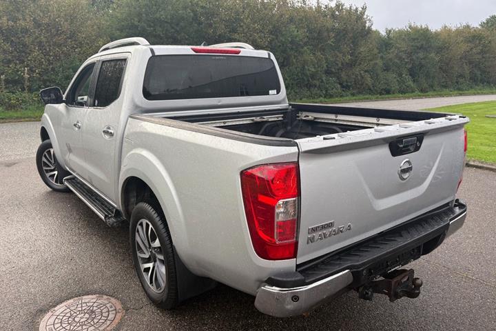 Sølv Nissan Navara fra 2021
