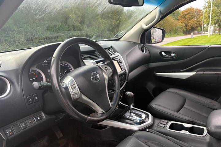 Sølv Nissan Navara fra 2021