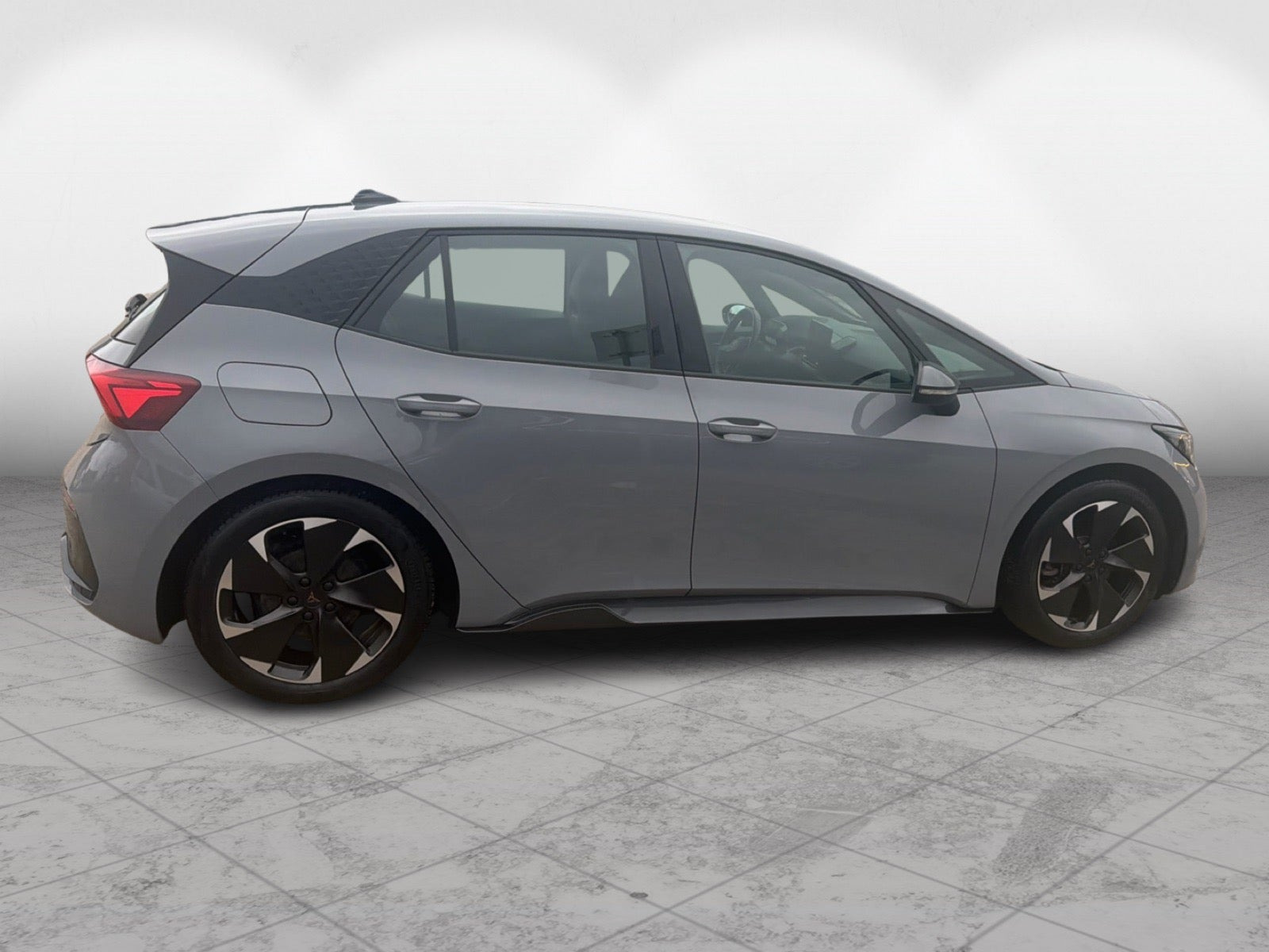 Grå Cupra Born fra 2024