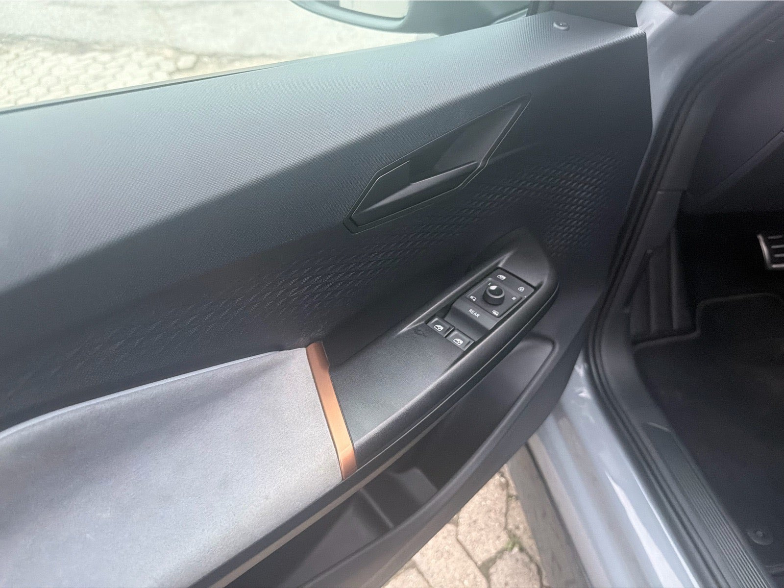 Grå Cupra Born fra 2024