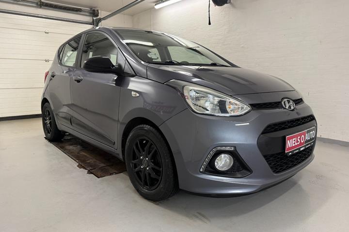 Grå Hyundai i10 fra 2016