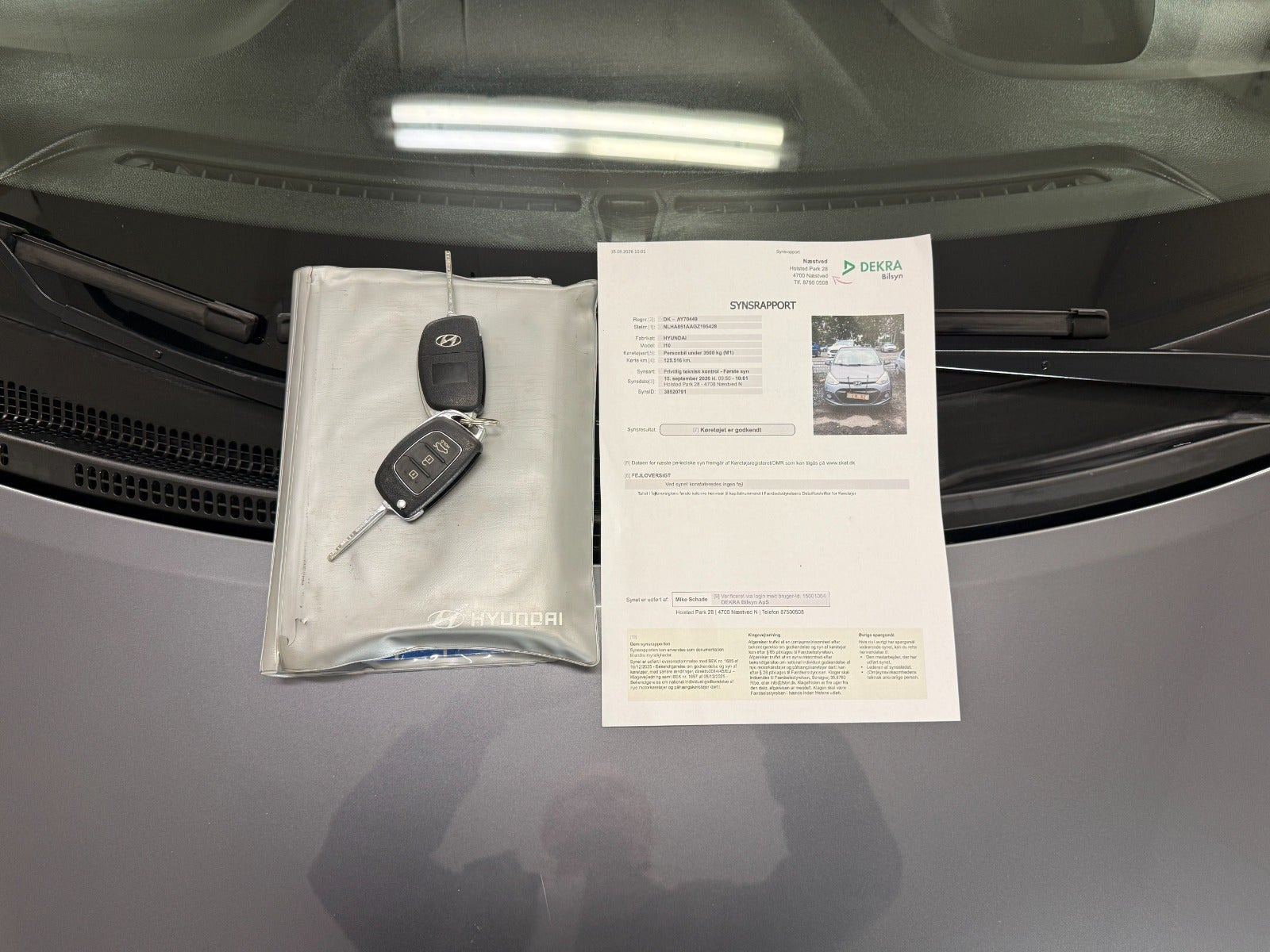 Grå Hyundai i10 fra 2016