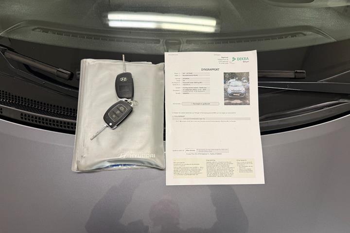 Grå Hyundai i10 fra 2016